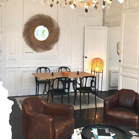 Chic Appartement In Bordeaux Golden Triangle Buitenkant foto
