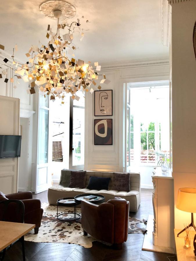 Chic Appartement In Bordeaux Golden Triangle Buitenkant foto
